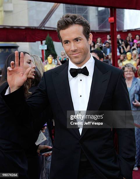 Actor Ryan Reynolds arrives at the 82nd Annual Academy Awards held at the Kodak Theatre on March 7, 2010 in Hollywood, California.