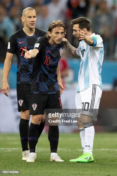 Lionel Messi of Argentina, Luka Modric of Croatia during the 2018 FIFA World Cup Russia group D match between Argentina and Croatia at Nizhniy...