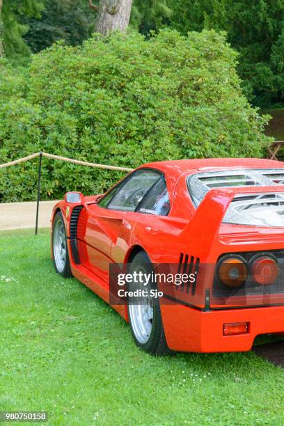 ferrari f40 supercar of the 1980s at a classic car show - "sjoerd van der wal" or "sjo" stock pictures, royalty-free photos & images