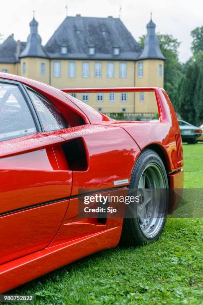 ferrari f40 supercar van de jaren 1980 op een oldtimer show - sjoerd van der wal or sjo stockfoto's en -beelden