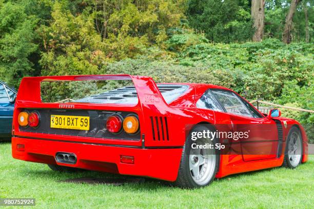 ferrari f40 supercar of the 1980s at a classic car show - "sjoerd van der wal" or "sjo" stock pictures, royalty-free photos & images