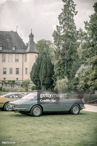 ferrari 365 gtc classic italian coupe sports car - 365 gtc stock pictures, royalty-free photos & images