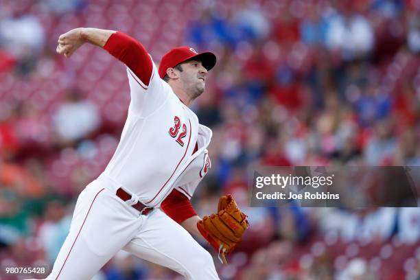 Matt Harvey of the Cincinnati Reds pitches in the first inning against the Chicago Cubs at Great American Ball Park on June 21, 2018 in Cincinnati,...