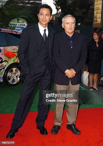 Benjamin Bratt and Dennis Hopper