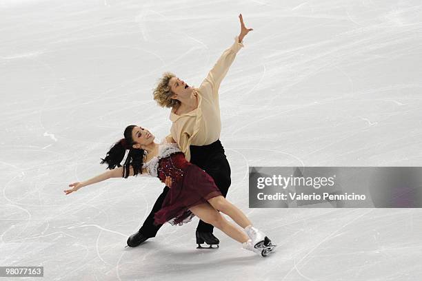 Meryl Davis and Charlie White of USA compete during the Ice Dance Free Dance at the 2010 ISU World Figure Skating Championshipson March 26, 2010 in...