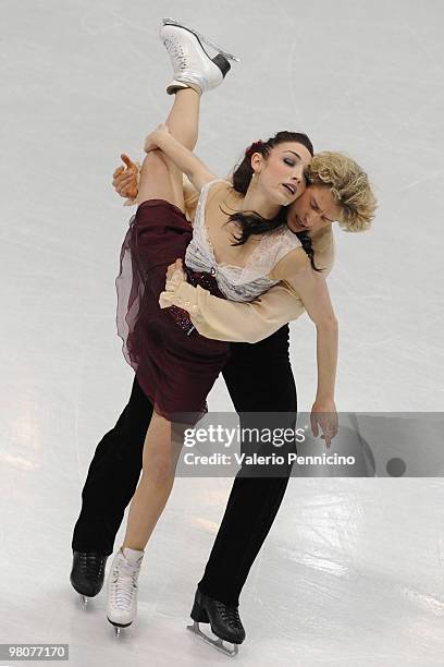 Meryl Davis and Charlie White of USA compete during the Ice Dance Free Dance at the 2010 ISU World Figure Skating Championshipson March 26, 2010 in...