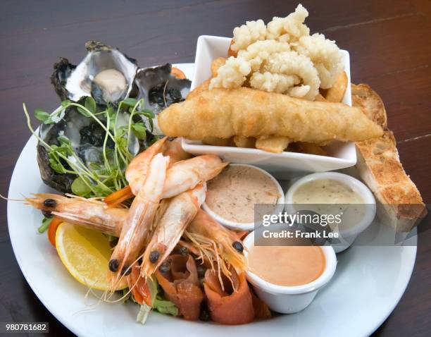hot and cold seafood platter - plateau de fruits de mer stock pictures, royalty-free photos & images