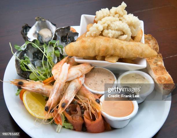 hot and cold seafood platter - seafood platter stock pictures, royalty-free photos & images