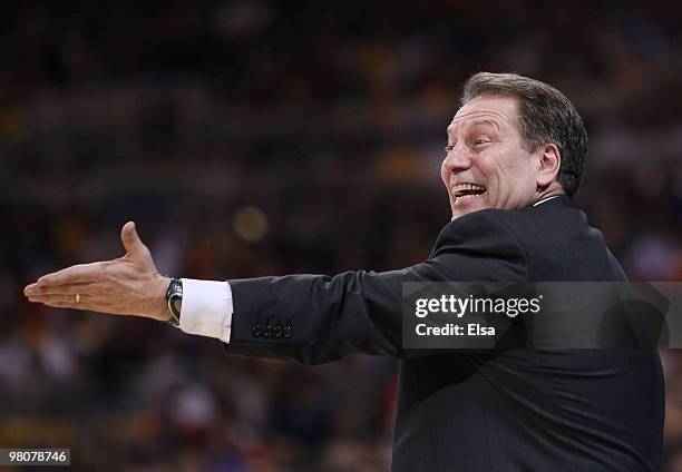 Head coach Tom Izzo of the Michigan State Spartans directs his players in the second half against the Northern Iowa Panthers during the midwest...