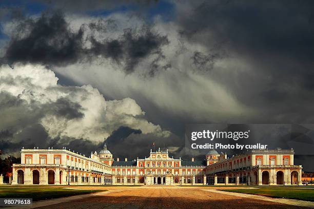 aranjuez royal palace - palácio imagens e fotografias de stock