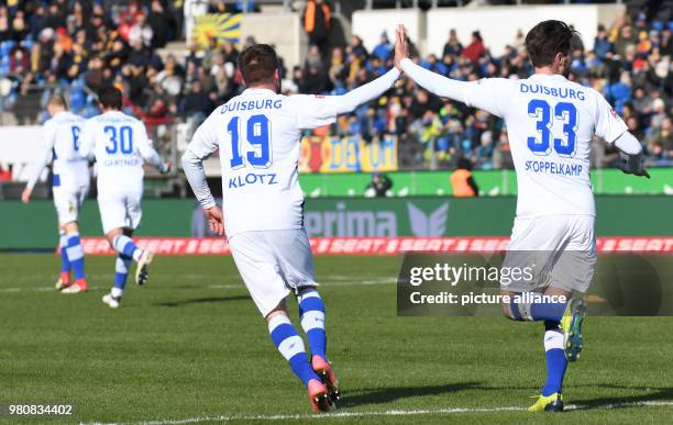 March 2018, Germany, Braunschweig: Football 2nd Bundesliga, Eintracht Braunschweig vs MSV Duisburg at the Eintracht Stadion. Duisburg's Nico Klotz...