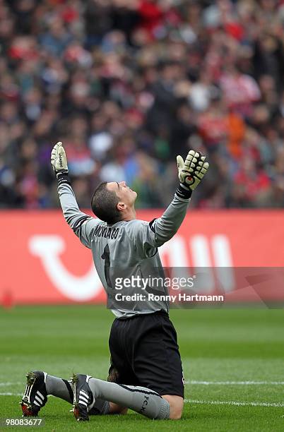 Goalkeeper Faryd Mondragon of Koeln celebrates after his team's second goal during the Bundesliga match between Hannover 96 and 1. FC Koeln at AWD...