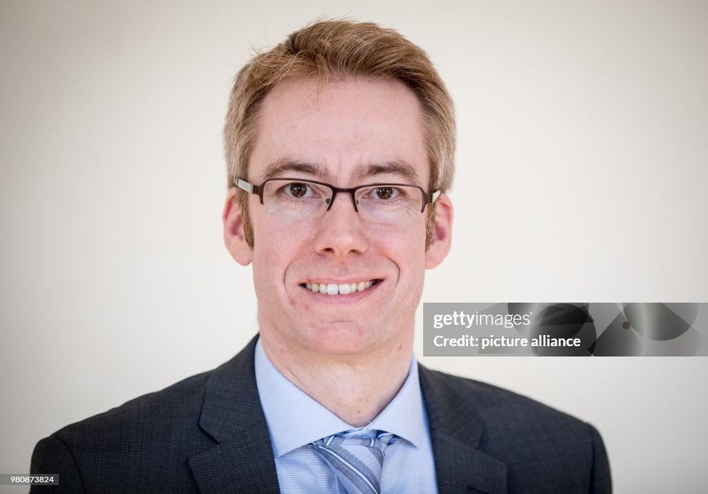 Claus Ropers, prize winner of the Gottfried Wilhelm Leibniz Prize ...