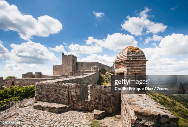a watchman's keep along the wall, marvão castle, portugal - マルバオ ストックフォトと画像