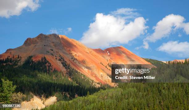 blue sky over red mountain, ouray, colorado, usa - ouray colorado bildbanksfoton och bilder
