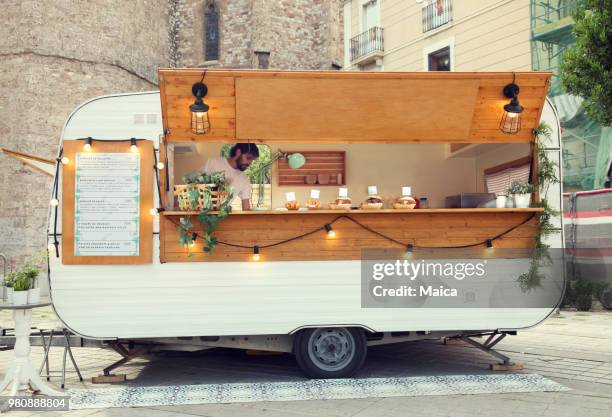 食品卡車在城市 - street food truck 個照片及圖片檔
