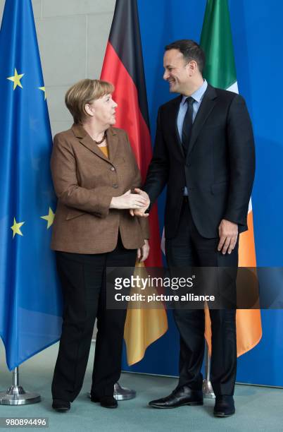 Dpatop - Irish Taoiseach Leo Varadkar shakes hands with German Chancellor Angela Merkel after the end of their press conference at the Chancellery in...