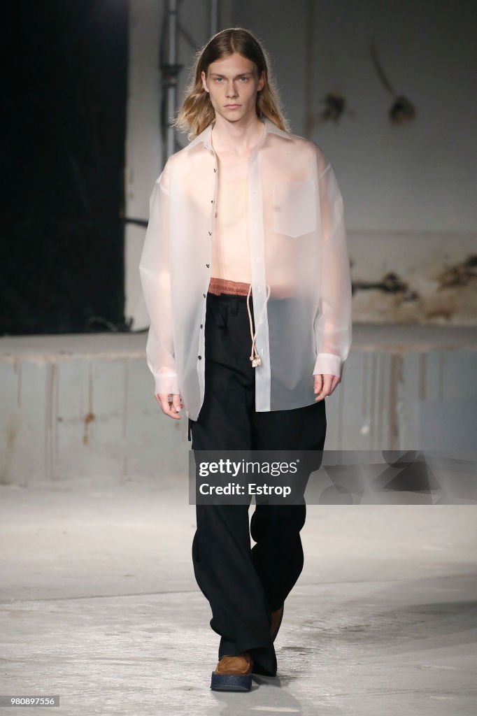 Acne Studio : Runway - Paris Fashion Week - Menswear Spring/Summer 2019