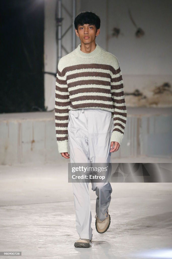 Acne Studio : Runway - Paris Fashion Week - Menswear Spring/Summer 2019