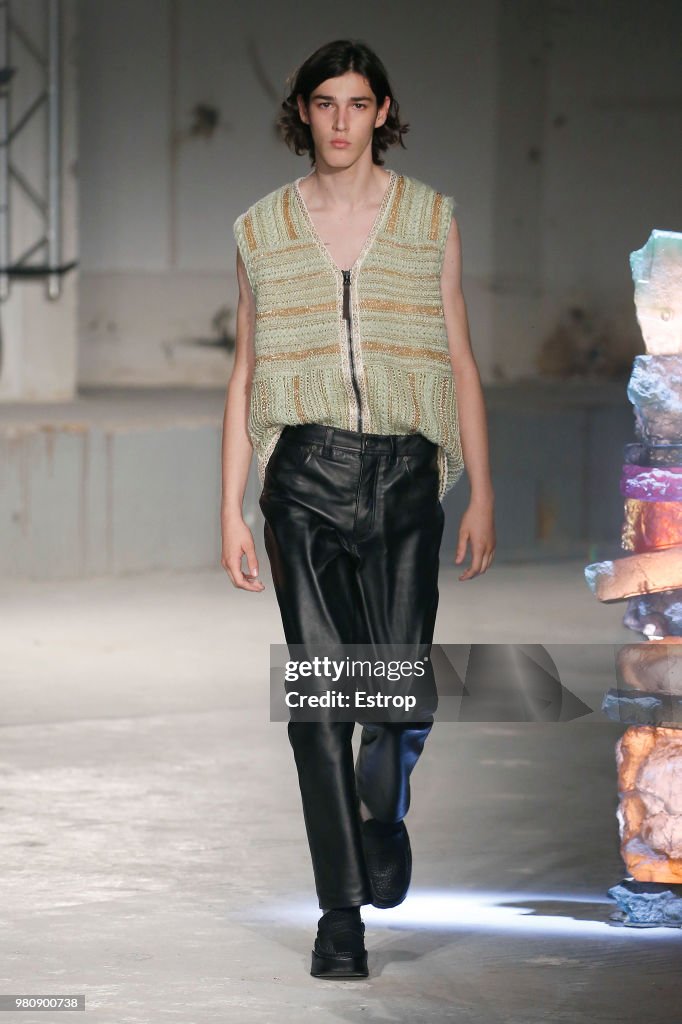 Acne Studio : Runway - Paris Fashion Week - Menswear Spring/Summer 2019