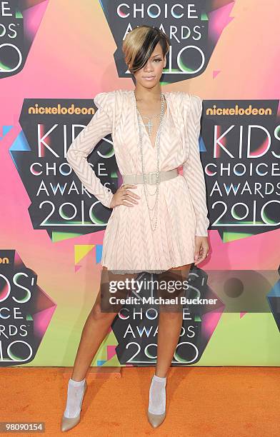 Singer Rihanna arrives at Nickelodeon's 23rd Annual Kids' Choice Awards held at UCLA's Pauley Pavilion on March 27, 2010 in Los Angeles, California.