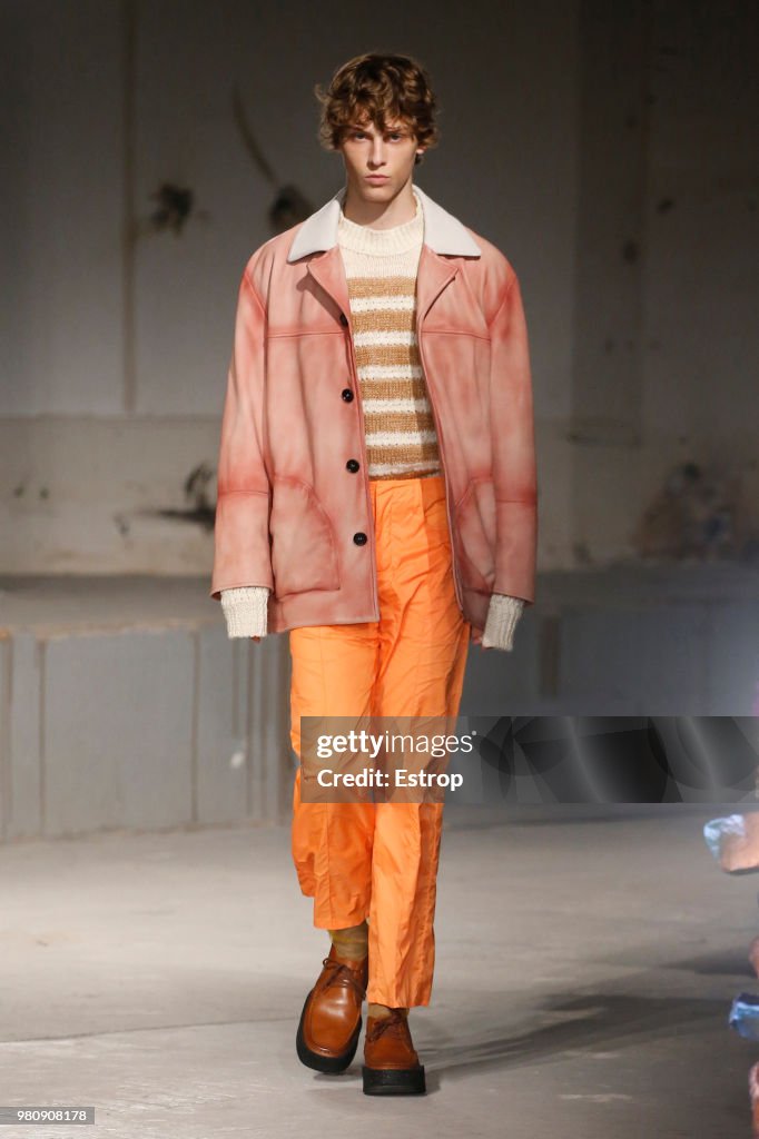 Acne Studio : Runway - Paris Fashion Week - Menswear Spring/Summer 2019