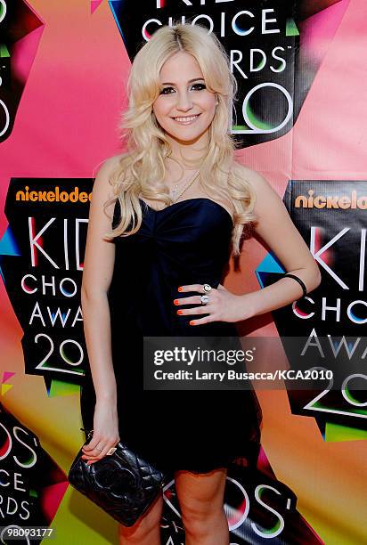 Actress Pixie Lott arrives at Nickelodeon's 23rd Annual Kids' Choice Awards held at UCLA's Pauley Pavilion on March 27, 2010 in Los Angeles,...