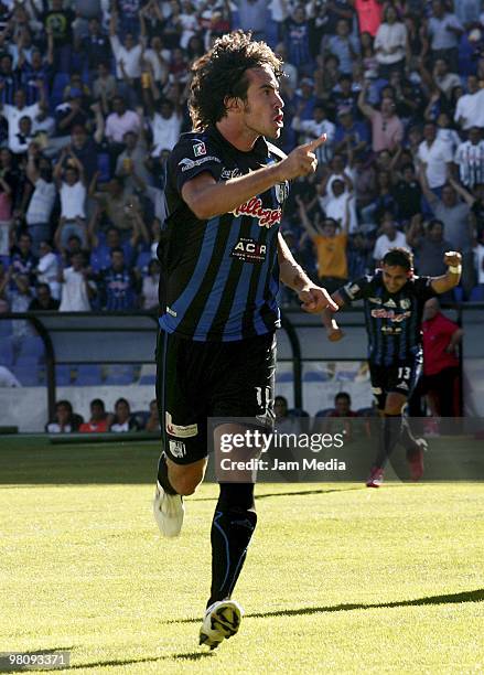 382 Isaac Romo Stock Photos, High-Res Pictures, and Images - Getty Images