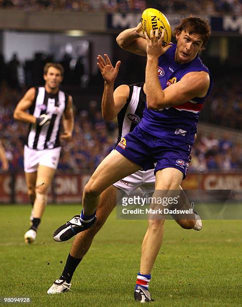 Tom Williams of the Bulldogs marks during the round one AFL match between the Western Bulldogs and the Collingwood Magpies at Etihad Stadium on March...