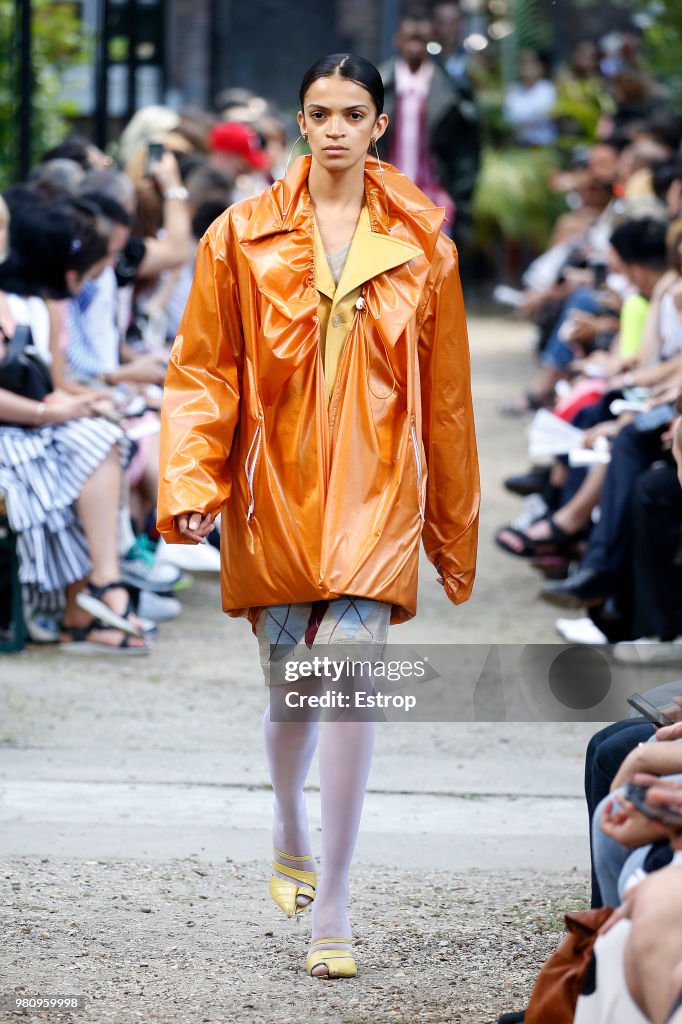 Y/Project : Runway - Paris Fashion Week - Menswear Spring/Summer 2019