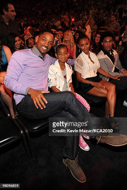 Actor Will Smith with Willow Smith and Jada Pinkett Smith attend Nickelodeon's 23rd Annual Kids' Choice Awards held at UCLA's Pauley Pavilion on...
