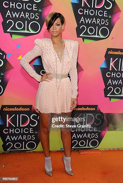 Singer Rihanna arrives at Nickelodeon's 23rd Annual Kids' Choice Awards held at UCLA's Pauley Pavilion on March 27, 2010 in Los Angeles, California.