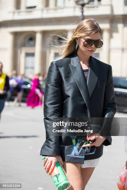 Maryna Linchuk outside Louis Vuitton during Paris Fashion Week Mens Spring/Summer 2019 on June 21, 2018 in Paris, France.