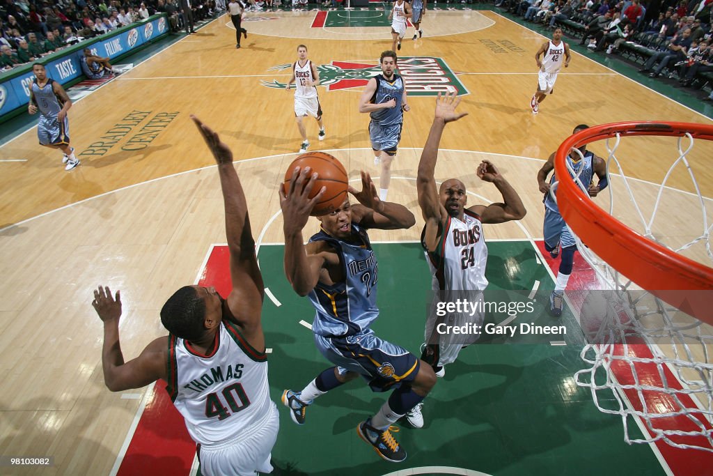 Memphis Grizzlies v Milwaukee Bucks