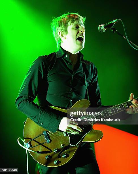 Spoon Singer 860 Spoon In Concert Stock Photos, High-Res Pictures, and Images ...