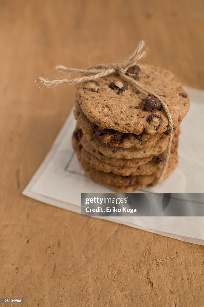 Pile of chocolate chip cookie tied with string