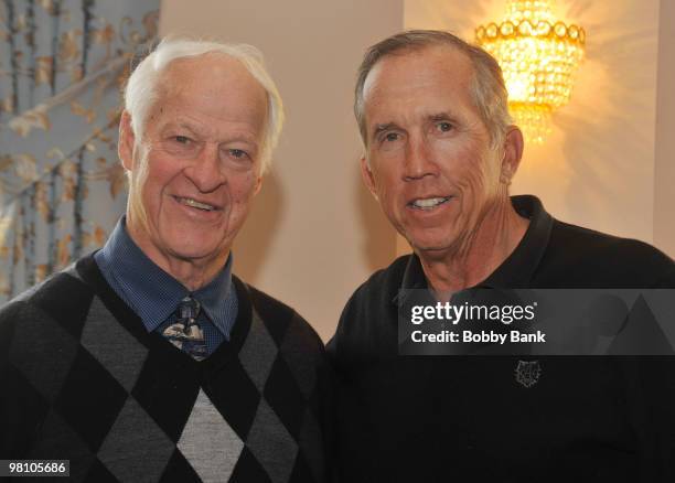 Gordie Howe and Davey Johnson attend the Solid Gold Autograph show at the Meadowlands Plaza on March 27, 2010 in Secaucus, New Jersey.