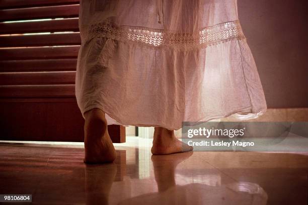 girl opening a door - girl with legs open stock pictures, royalty-free photos & images