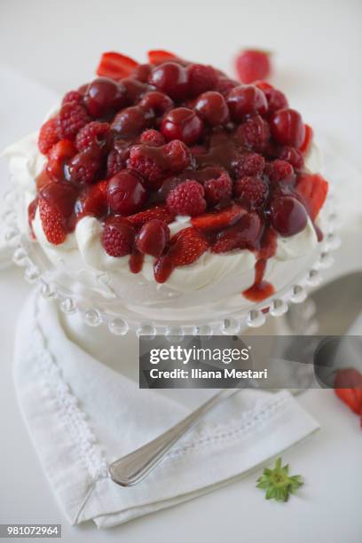 pavlova cake - iliana mestari stock pictures, royalty-free photos & images