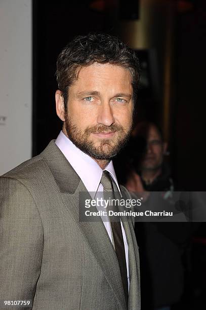 Actor Gerard Butler poses as he attends the Premiere of the film 'Le chasseur de Primes' at Cinema Gaumont Marignan on March 28, 2010 in Paris,...