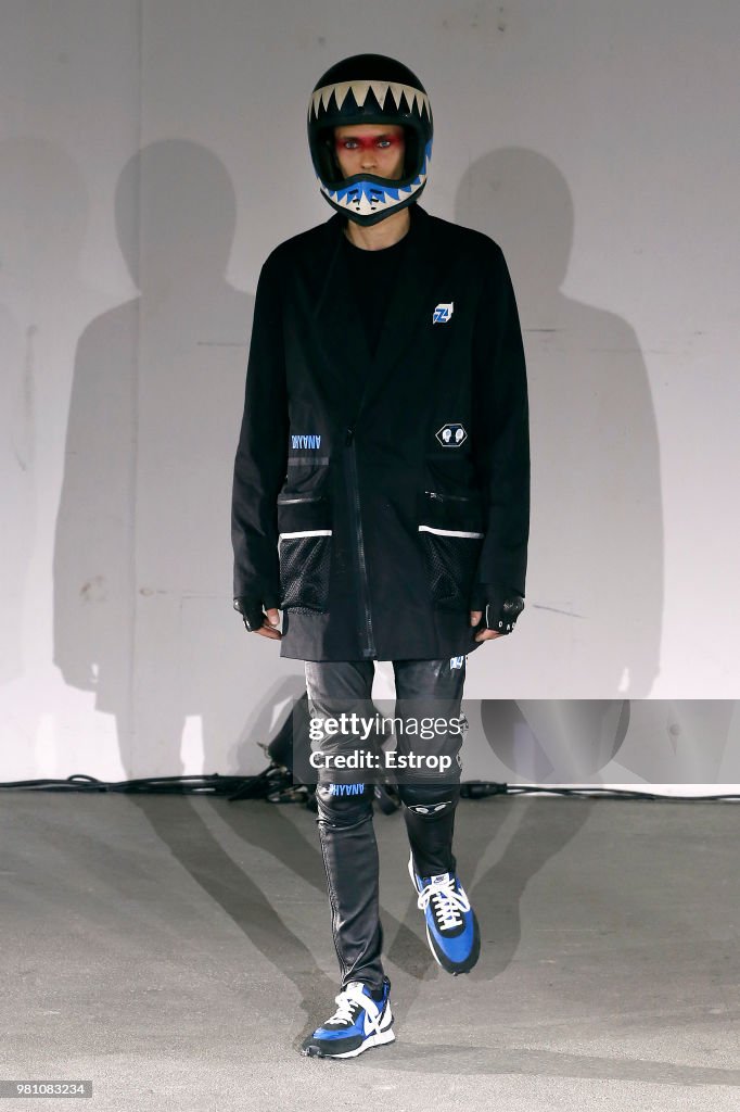 Undercover: Runway - Paris Fashion Week - Menswear Spring/Summer 2019