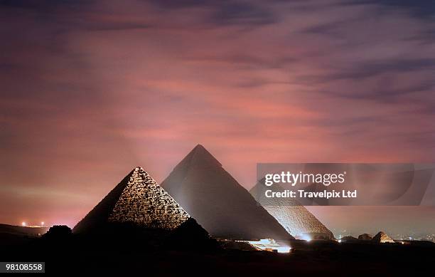 pyramids, giza, egypt - pyramid stock pictures, royalty-free photos & images