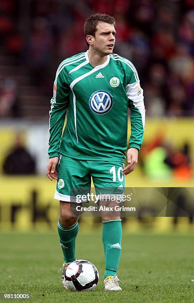 Zvjezdan Misimovic of Wolfsburg controles the ball during the Bundesliga match between FSV Mainz 05 and VfL Wolfsburg at the Bruchweg Stadium on...