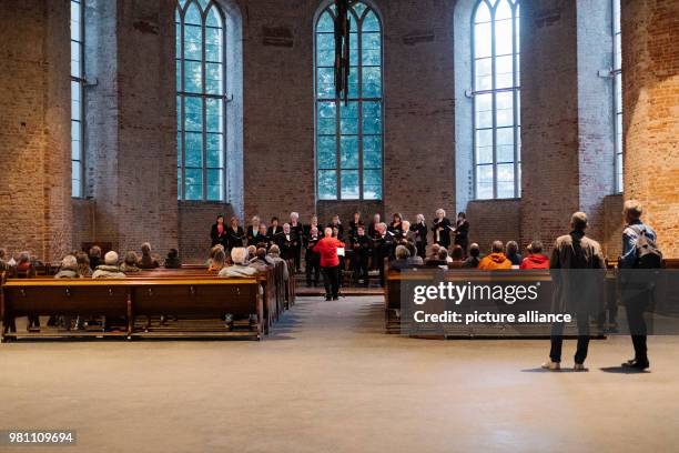 June 2018, Germany, Berlin: The Berlin choir "Bacanta" singing in the Parochialkirche in the Klosterstrasse 67 during the Fête de La Musique. Photo:...