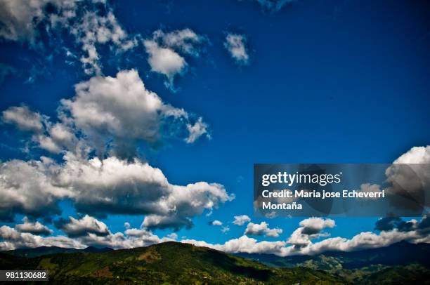 verano en armenia - montaña stock pictures, royalty-free photos & images