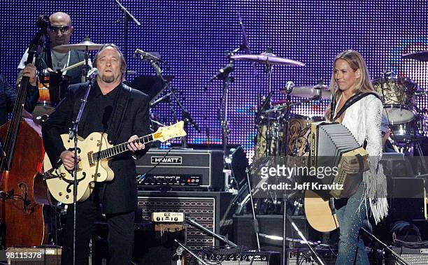 Musicians Stephen Stills and Sheryl Crow performs at 2010 MusiCares Person Of The Year Tribute To Neil Young at the Los Angeles Convention Center on...