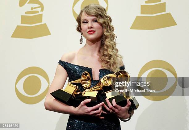 Musician Taylor Swift poses in the press room at the 52nd Annual GRAMMY Awards held at Staples Center on January 31, 2010 in Los Angeles, California.