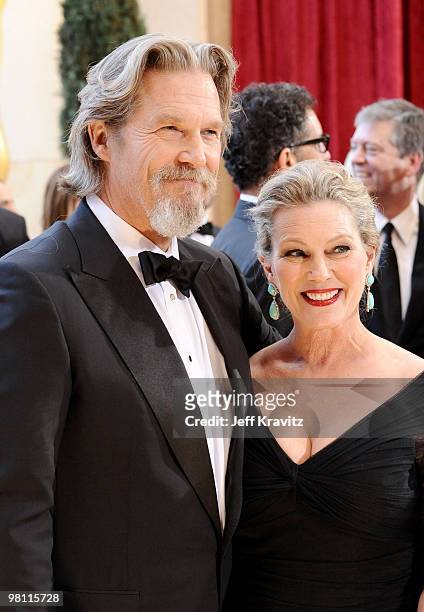 Actor Jeff Bridges and wife Susan Bridges arrives at the 82nd Annual Academy Awards held at the Kodak Theatre on March 7, 2010 in Hollywood,...