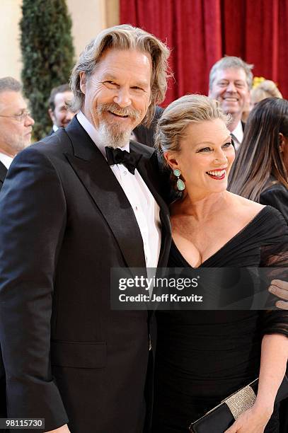 Actor Jeff Bridges and wife Susan Geston arrives at the 82nd Annual Academy Awards held at the Kodak Theatre on March 7, 2010 in Hollywood,...