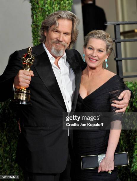 Actor Jeff Bridges and Susan Bridges arrive at the 2010 Vanity Fair Oscar Party held at Sunset Tower on March 7, 2010 in West Hollywood, California.